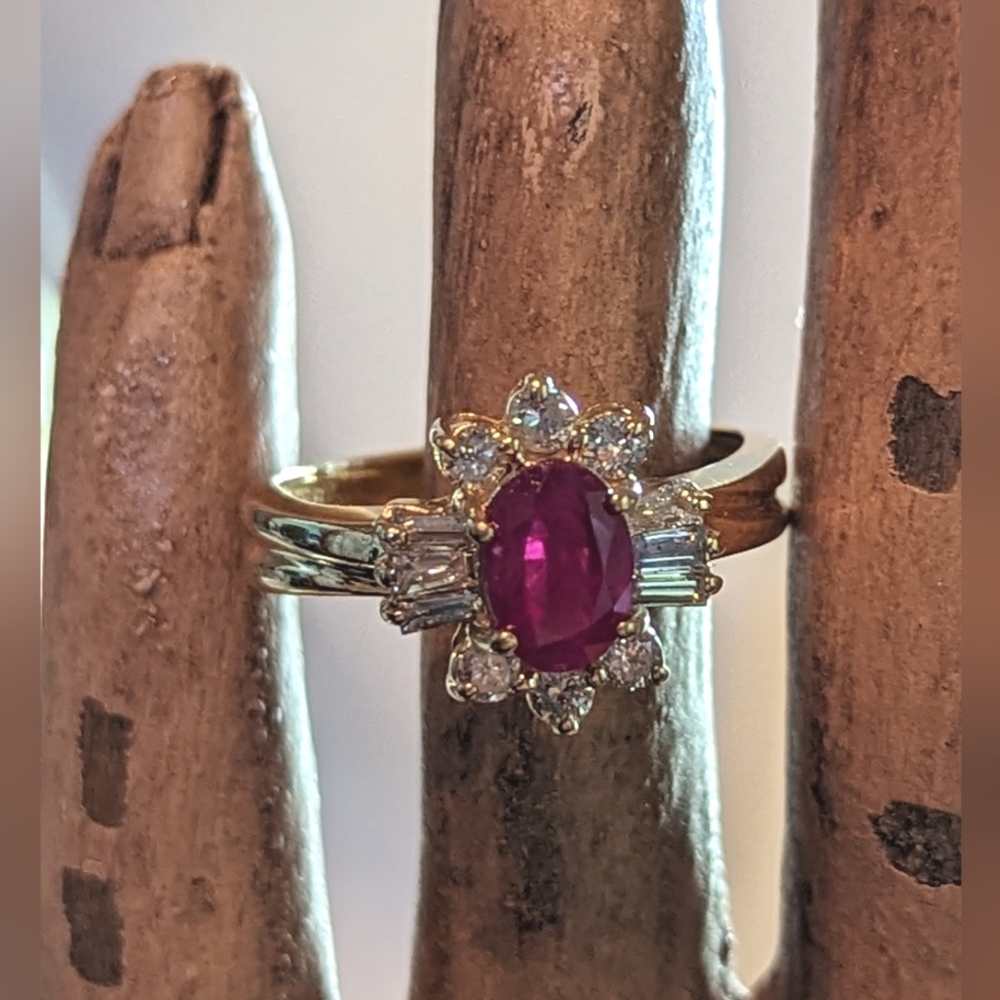 Gorgeous Solid 14k Gold Ruby & Diamond Starburst … - image 1